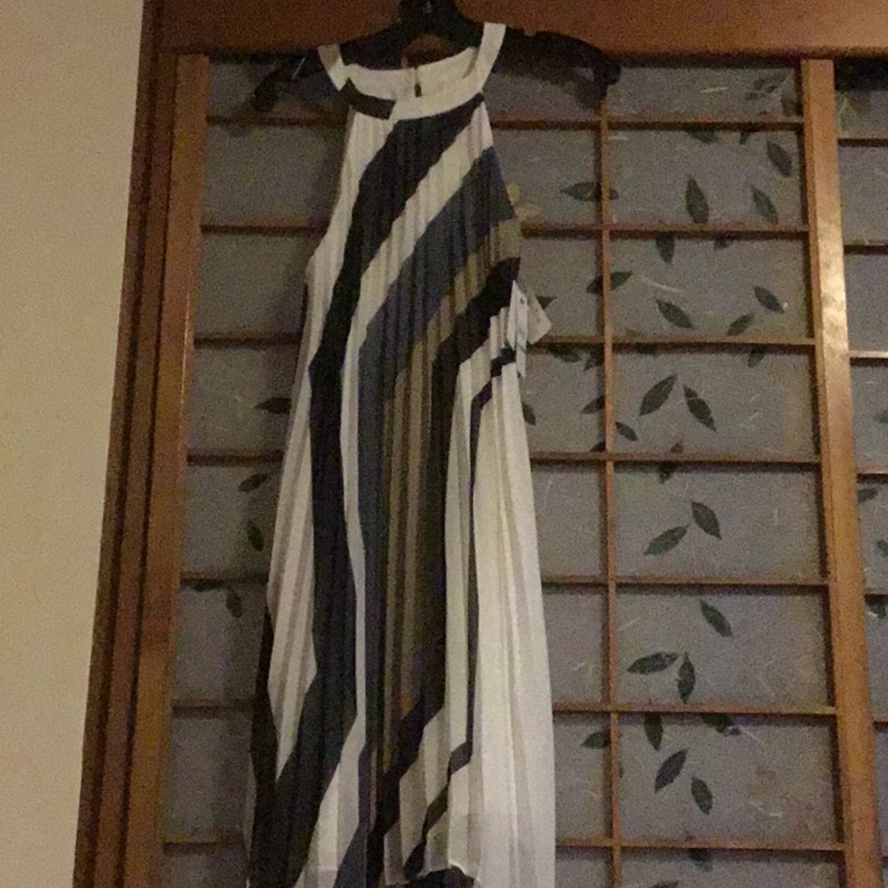 Almost new dress by Laundry