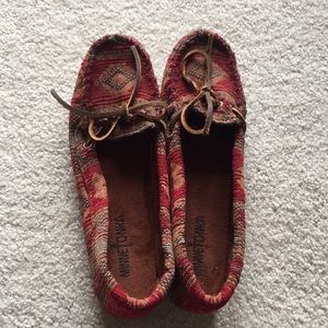 Beautiful Minnetonka Moccasins