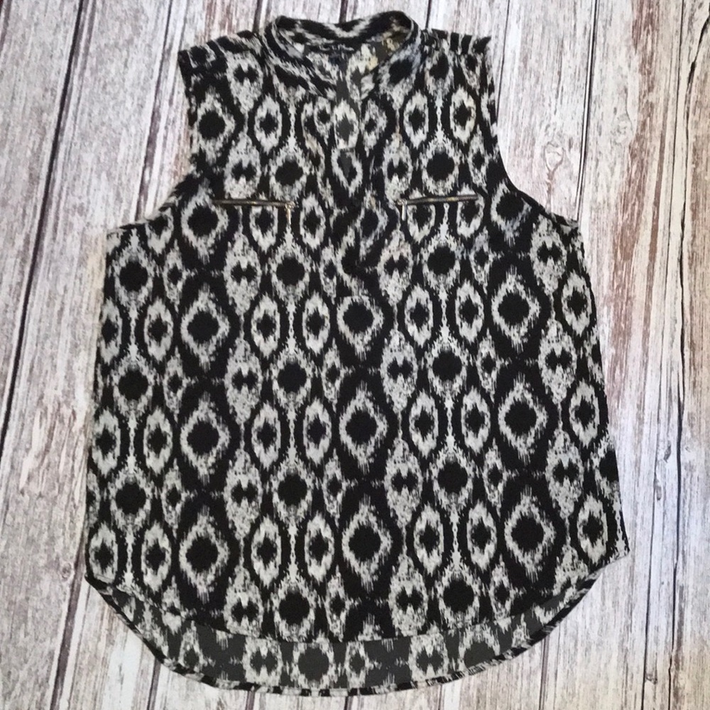 😁Great condition! ADORABLE WRINKLE FREE TOP!👈