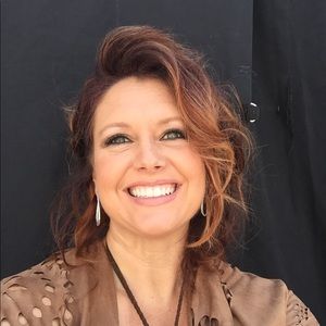 Meet your Posher, Deidra