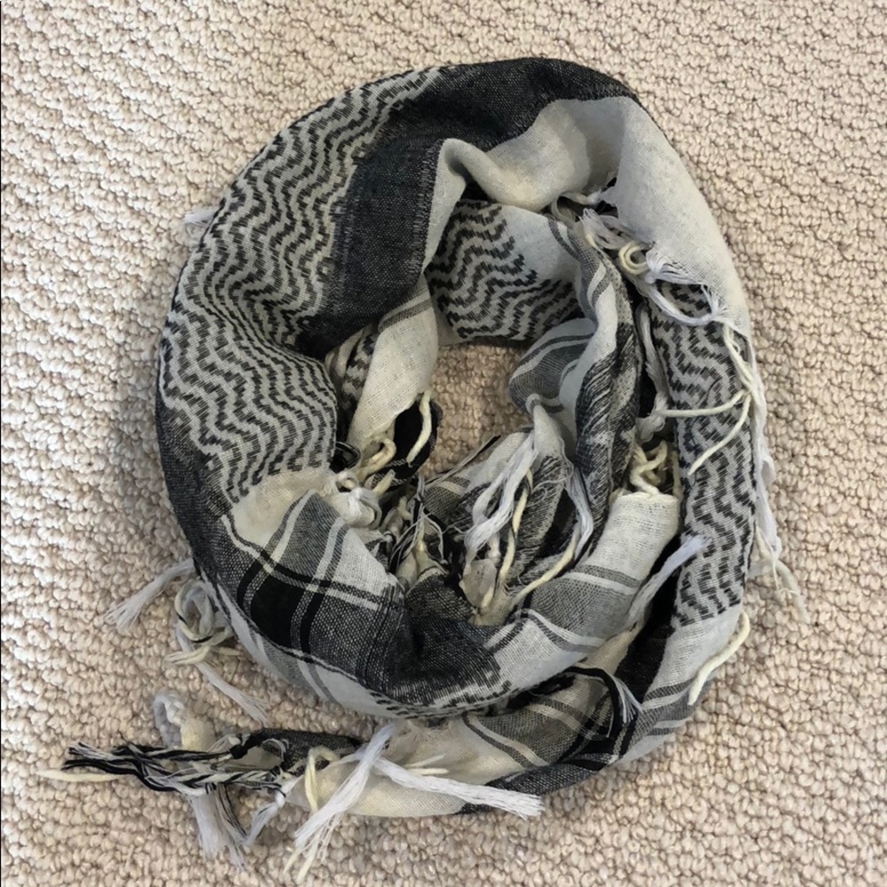 Linen Scarf - Picture 2 of 2