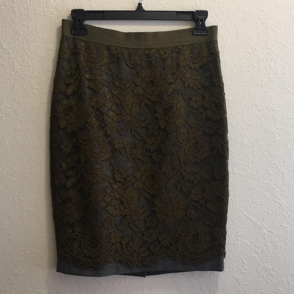 NWOT LOFT Gray Ponte Pencil Skirt w/ Lace Overlay
