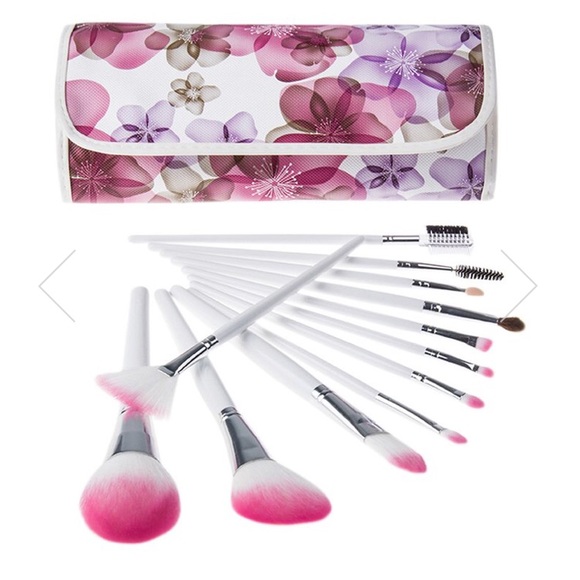 12-Piece Make-Up Brush Set & Case - Picture 1 of 8