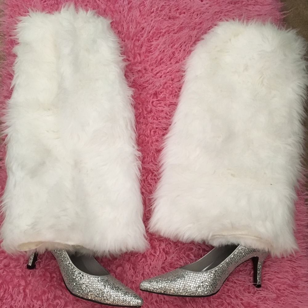 🌟 White Fur Leg Warmers🌟 NEW