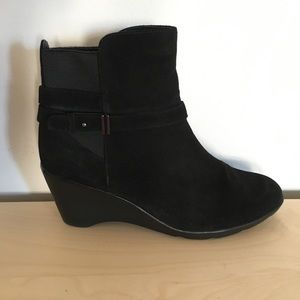 Blondo Lacey Waterproof Suede Booties
