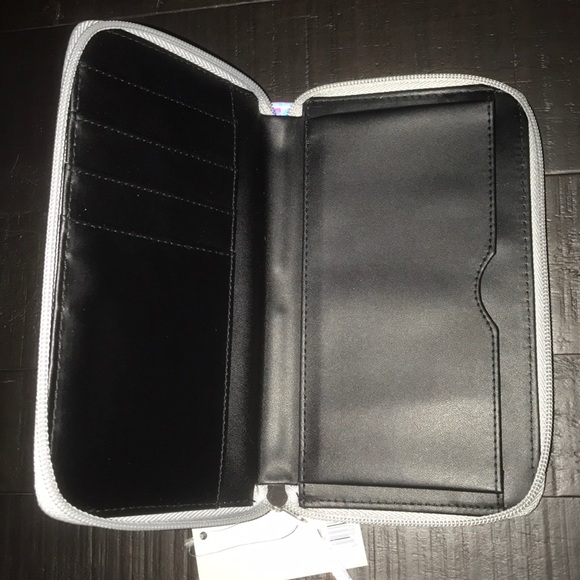 Holographic wristlet - Picture 4 of 6