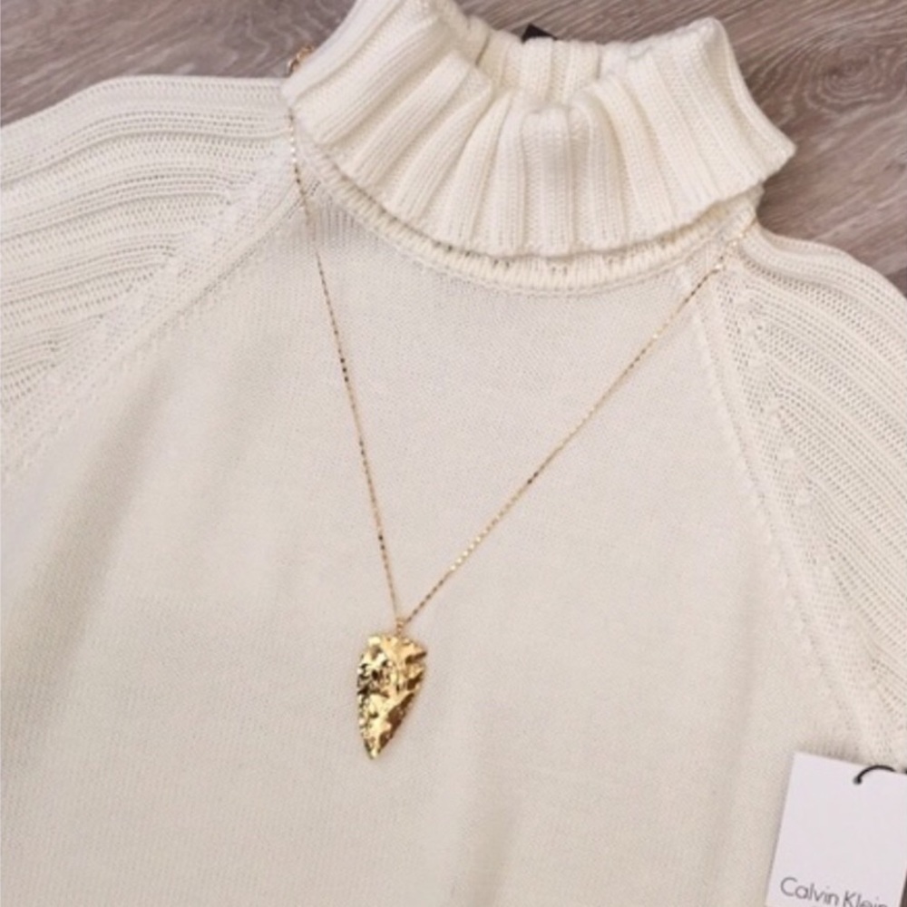 Large 18K Gold Platted Arrow Necklace 30" Chain - Picture 3 of 5
