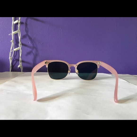 Sunglasses NWOT - Picture 3 of 8