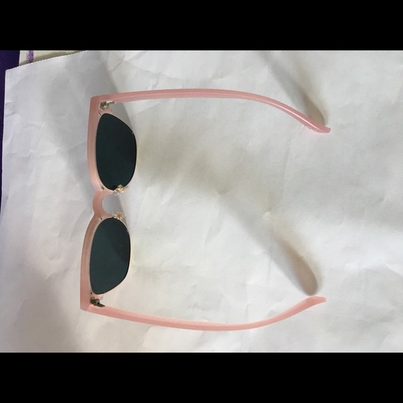 Sunglasses NWOT - Picture 4 of 8