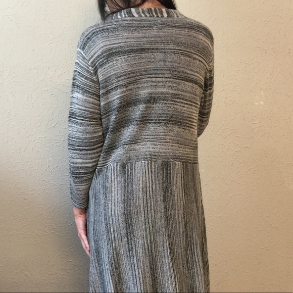 [RED] Brand Open Front Duster - Picture 2 of 8