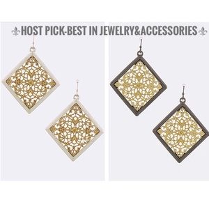 🍁5/25🍁 🎉HP🎉Large Filigree Statement Earrings