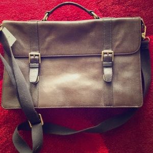 Brand new fossil briefcase- never used!
