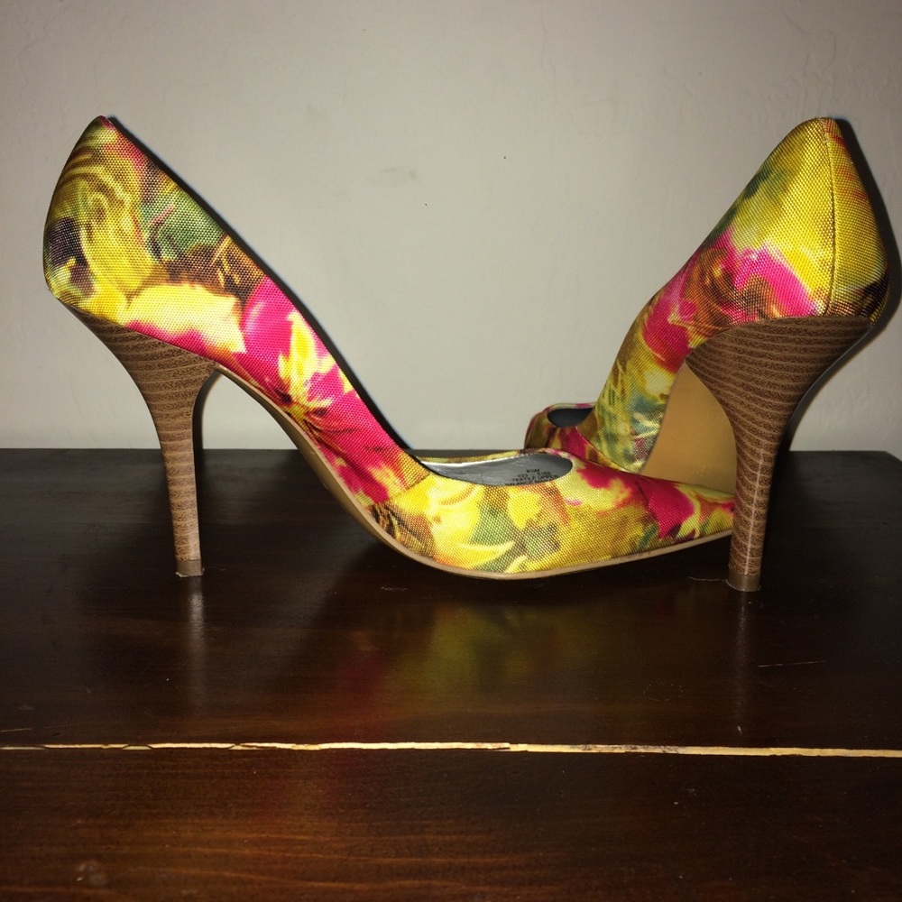 Worthington pink and yellow floral heels stiletto