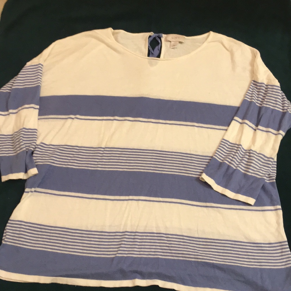 *BOGO ITEM* Light weight blue cream bow sweater