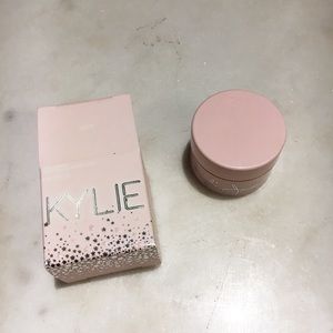 Kylie 'QUEEN' Loose Powder Highlighter