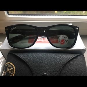 RayBan Polarized New Wayfarer Sunglasses RB2132 55