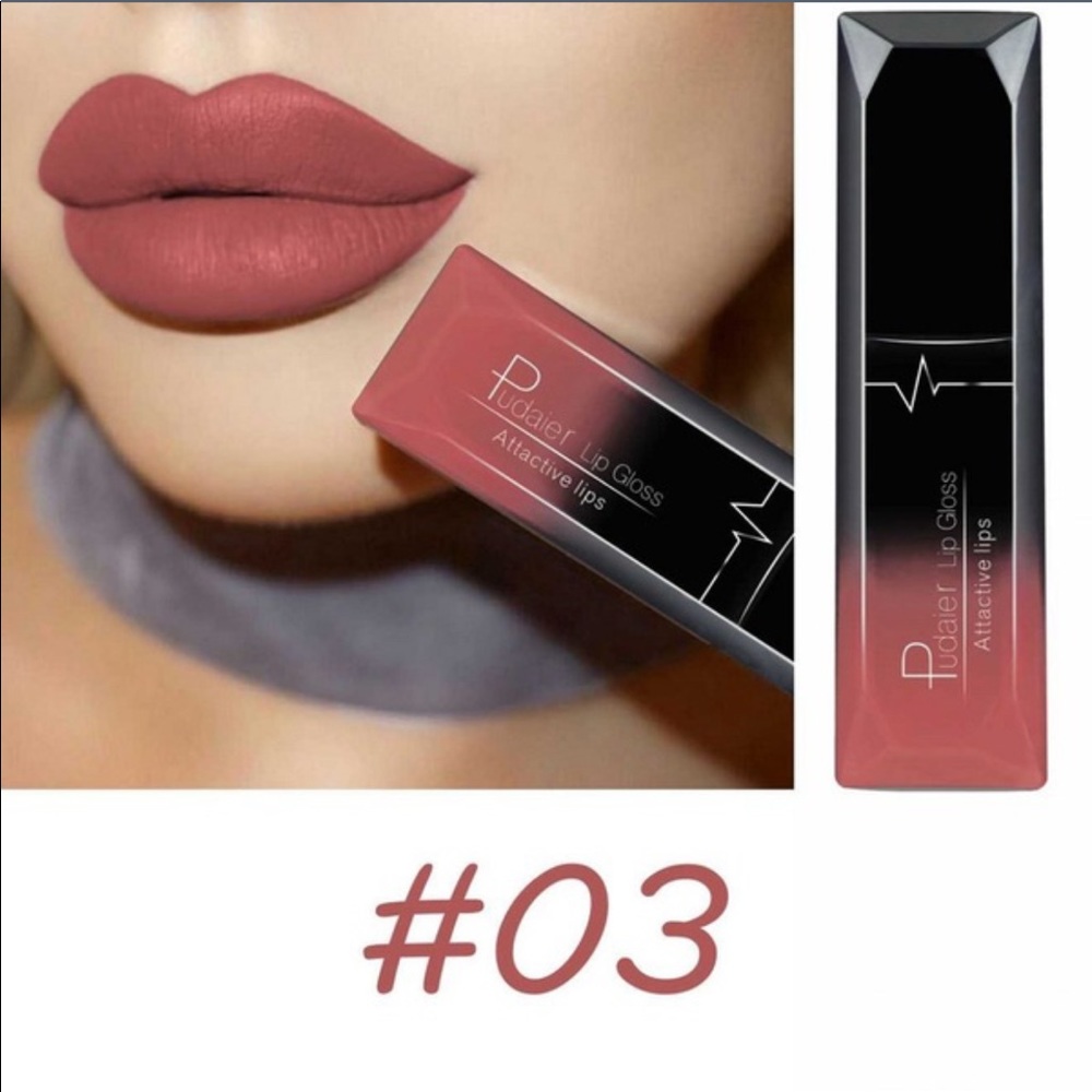 ❤️BNIB 2 MATTE LIPSTICKS❤️