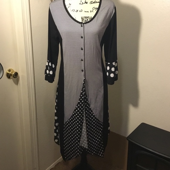 Aster by Firmiana Tunic - Picture 6 of 6