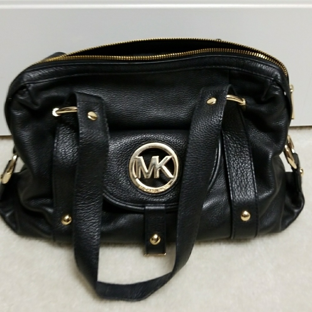 Black Michael kors purse