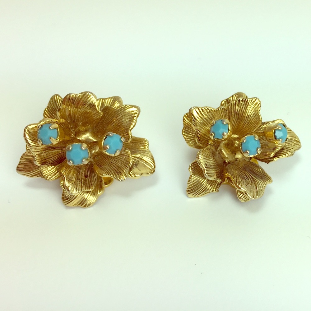 Vintage faceted turquoise clip on earrings