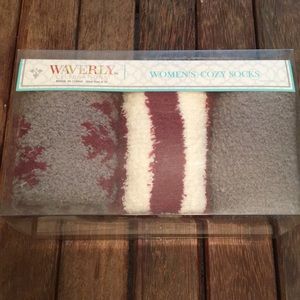 NWT Women’s Cozy Socks 3 pair Waverly Celebrations