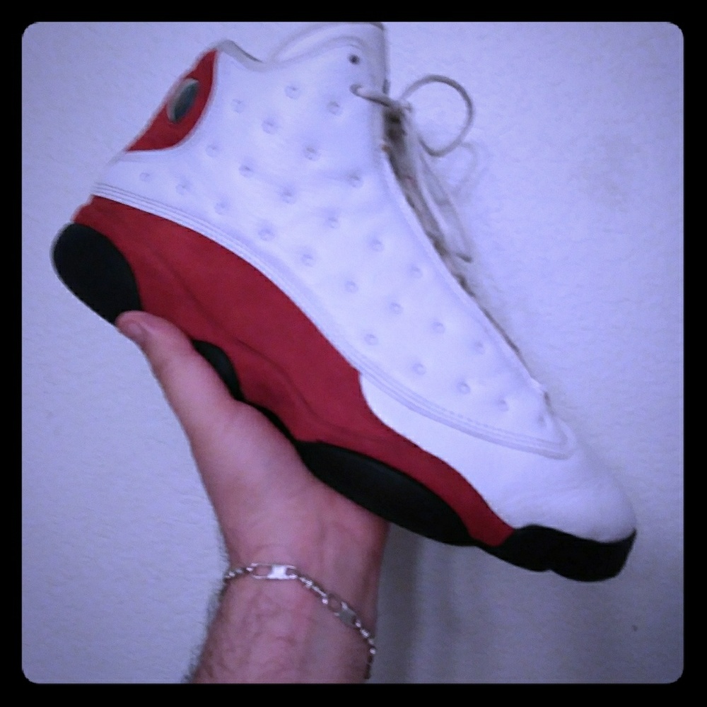 Jordan retro 13s cherry..size13