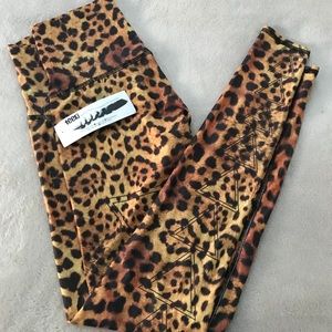 Teeki yoga pants size small- brand new with tags!