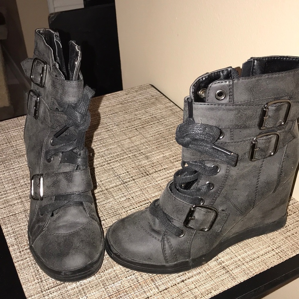 combat boot wedges!