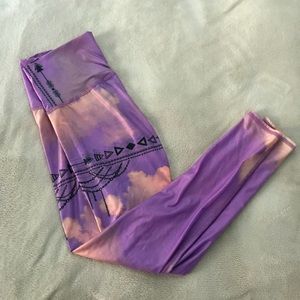 Teeki purple pink tribal yoga pants size medium