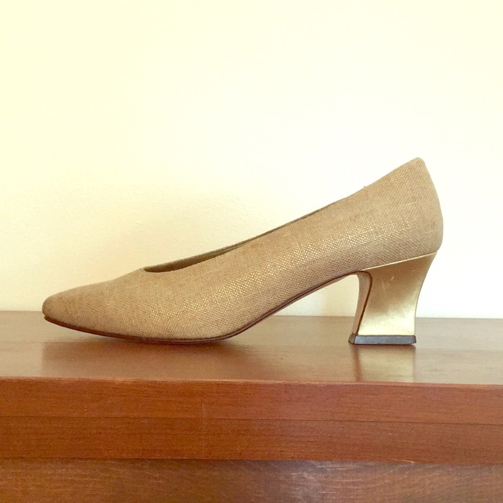 Vintage Metallic Gold Pumps