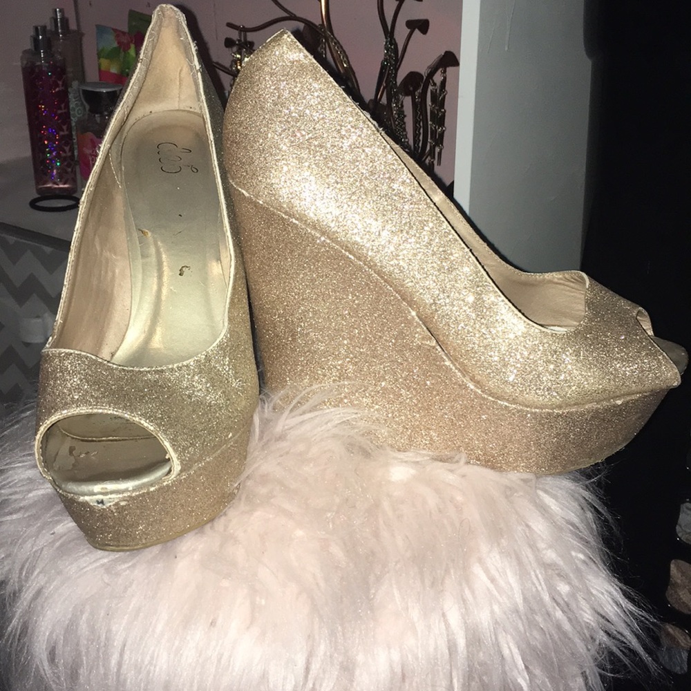 Used Gold wedges