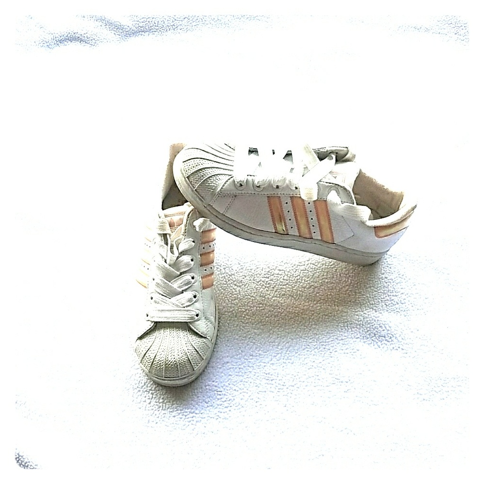 Addidas shell toe women's shoe