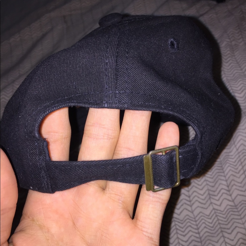 Smiley face hat! - Picture 2 of 3