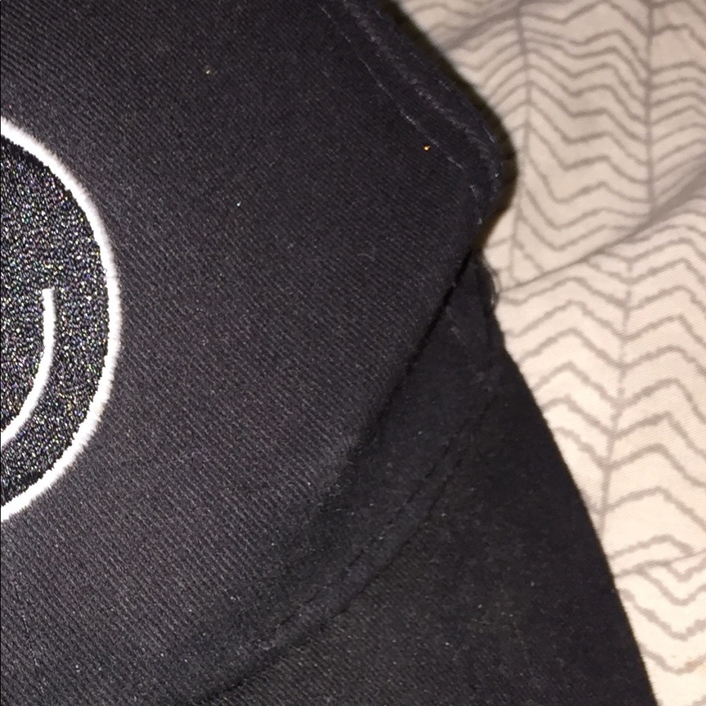 Smiley face hat! - Picture 3 of 3