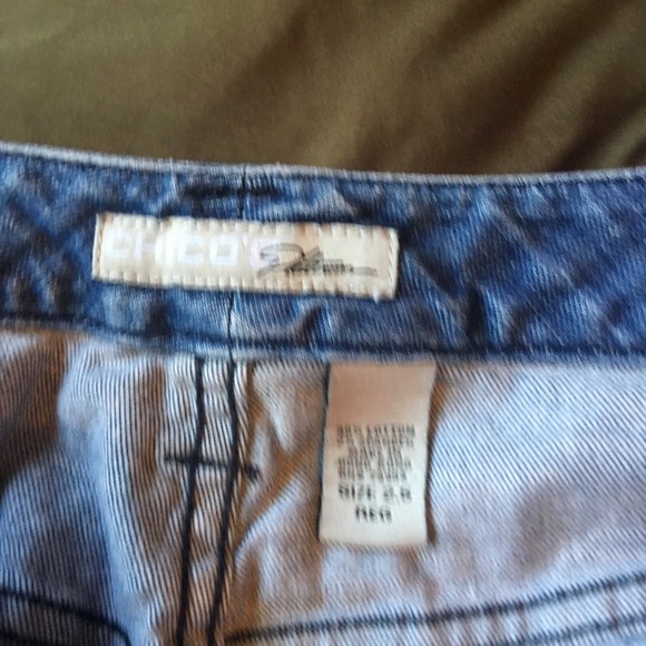 Chico’s Embellished 👖 Jean’s - Picture 2 of 3