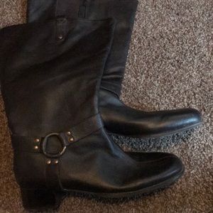 Tall extra wide black boots