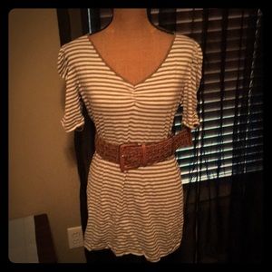 Super cute V-neck striped shirt!