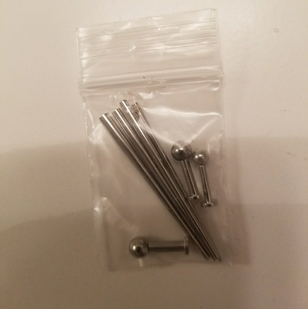 Labret stretching kit
