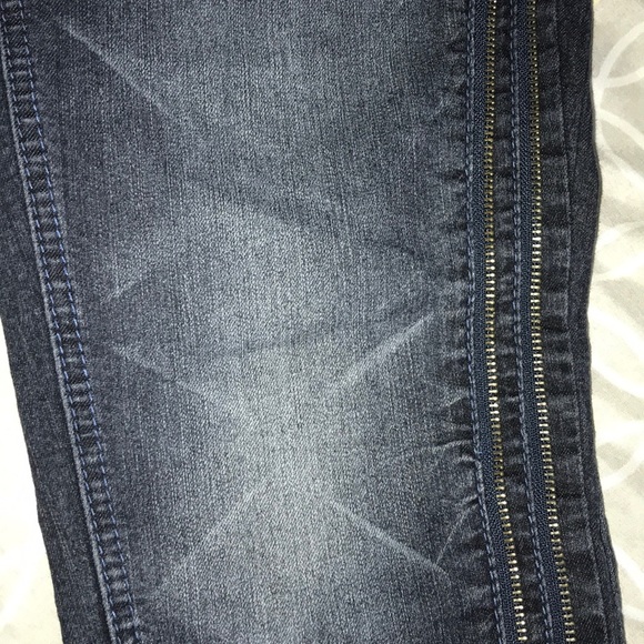 Standards & Practices Denim Capris - Picture 2 of 6