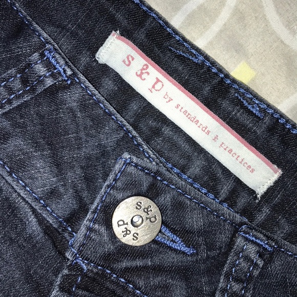 Standards & Practices Denim Capris - Picture 4 of 6