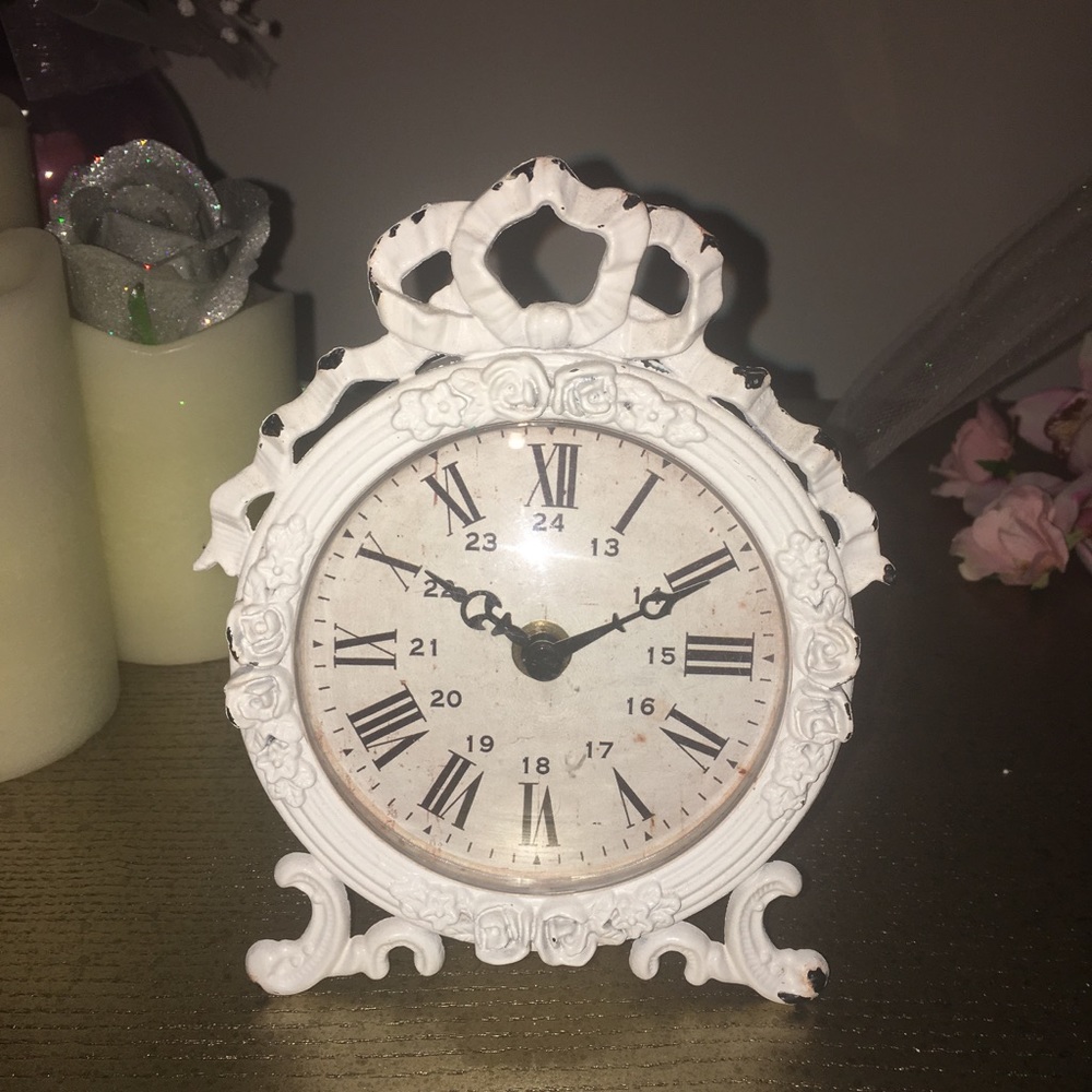 Rustic Old Fashion White Clock