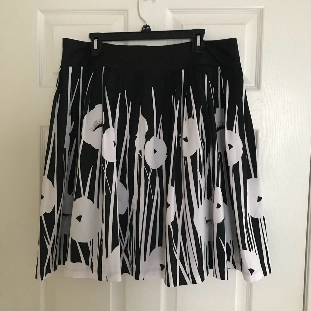 B&W floral skirt