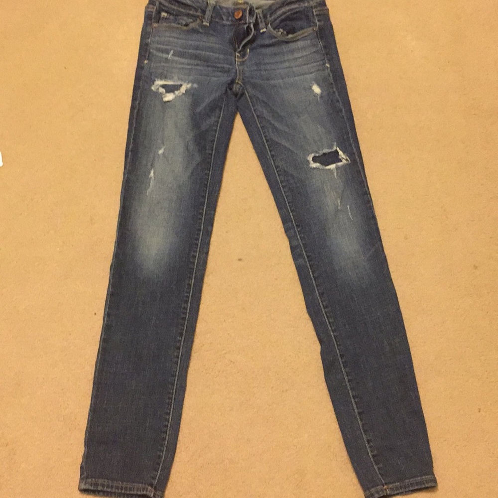 American Eagle ripped/super stretch jeans