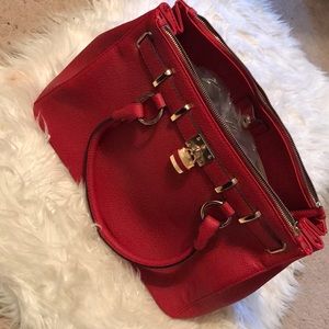 Red lock aldo handbag🌹