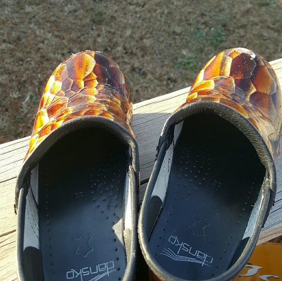 Ladies Dansko 39 - Picture 2 of 4