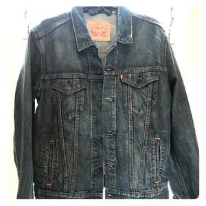 Men’s Levi Jean Jacket size Large!