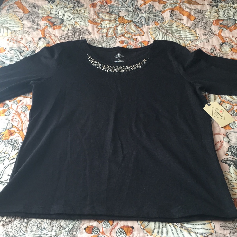 Beautiful black shirt with jewels neckline!