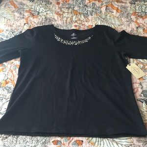 Beautiful black shirt with jewels neckline!