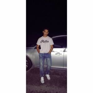 Meet your Posher, Derrick