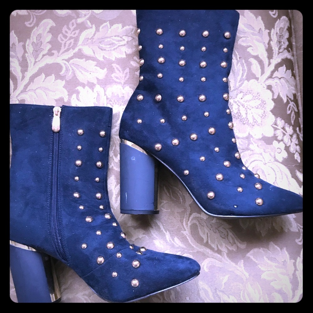 🔥FINAL SALE on 🔥Gold Studded boots🔥🔥